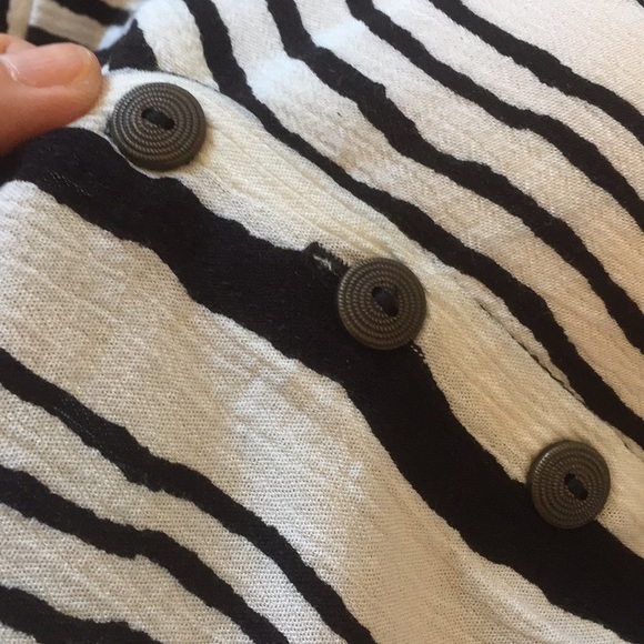 Black and white stripes dress - Picture 4 of 5